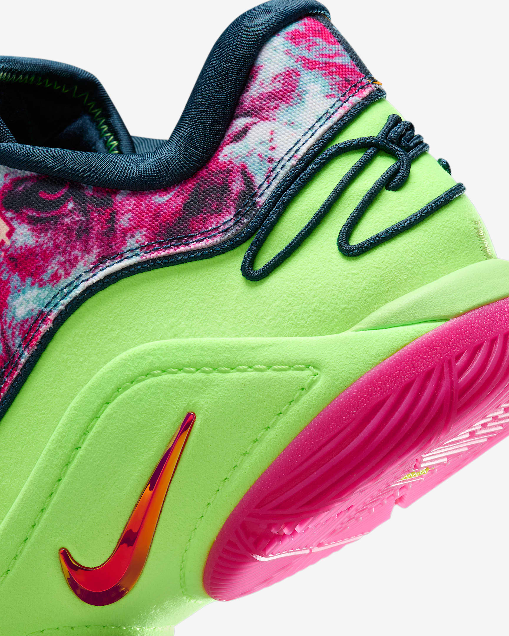 LeBron XXII Basketball Shoes