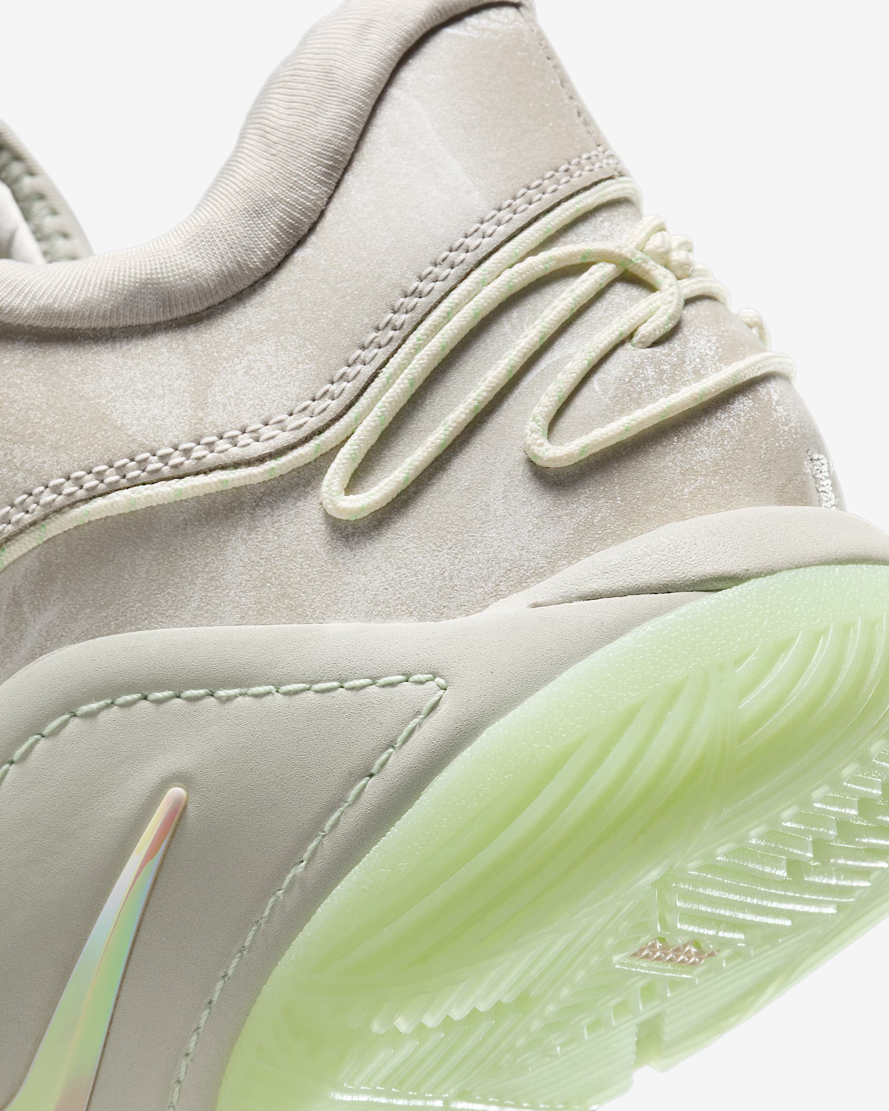 LeBron XXII Basketball Shoes