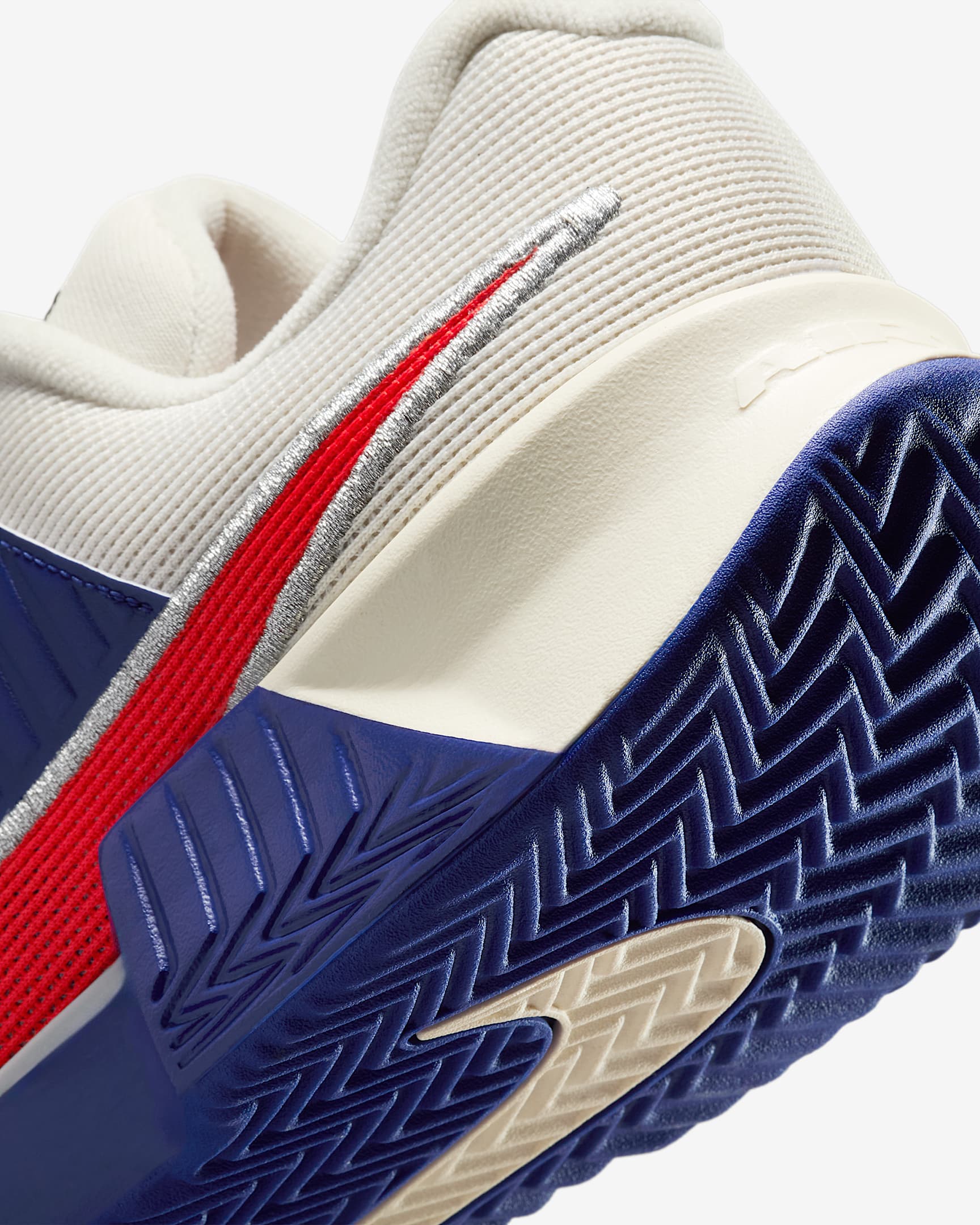 Nike GP Challenge Pro Premium Men's Clay Court Tennis Shoes