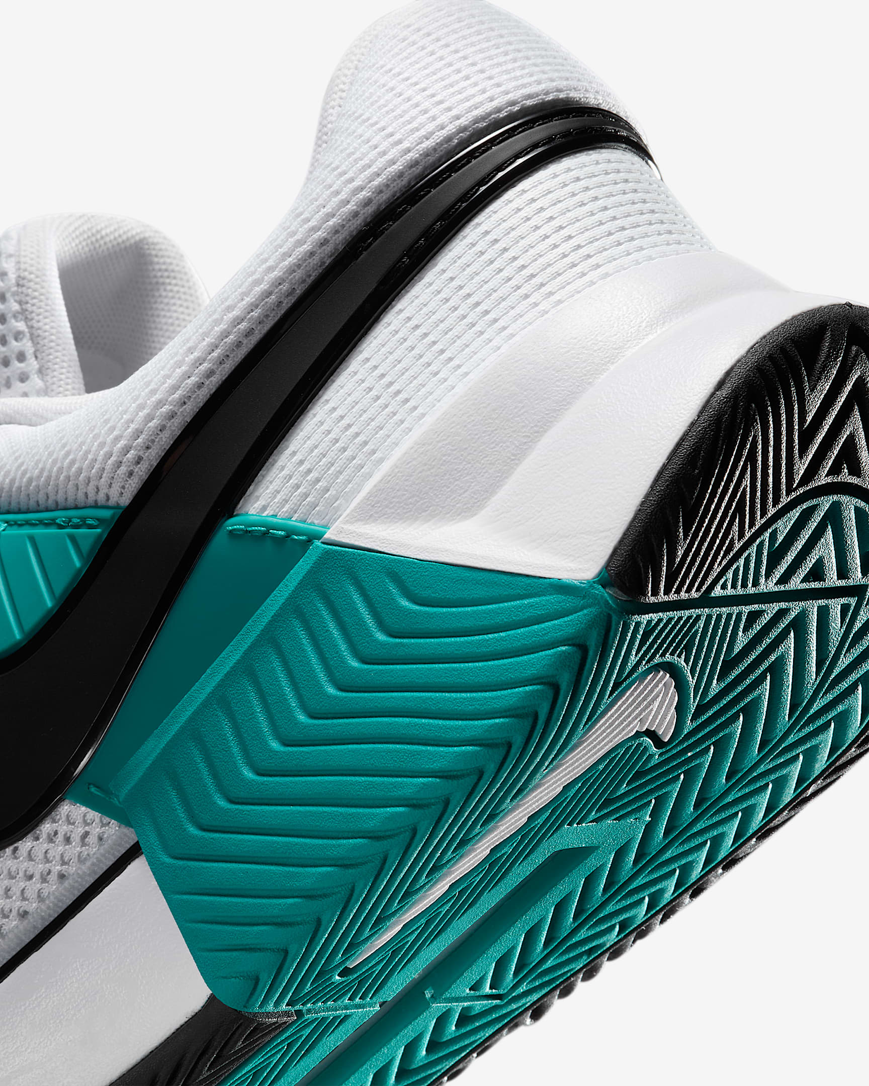 Nike Zoom GP Challenge 1 Men's Hard Court Tennis Shoes