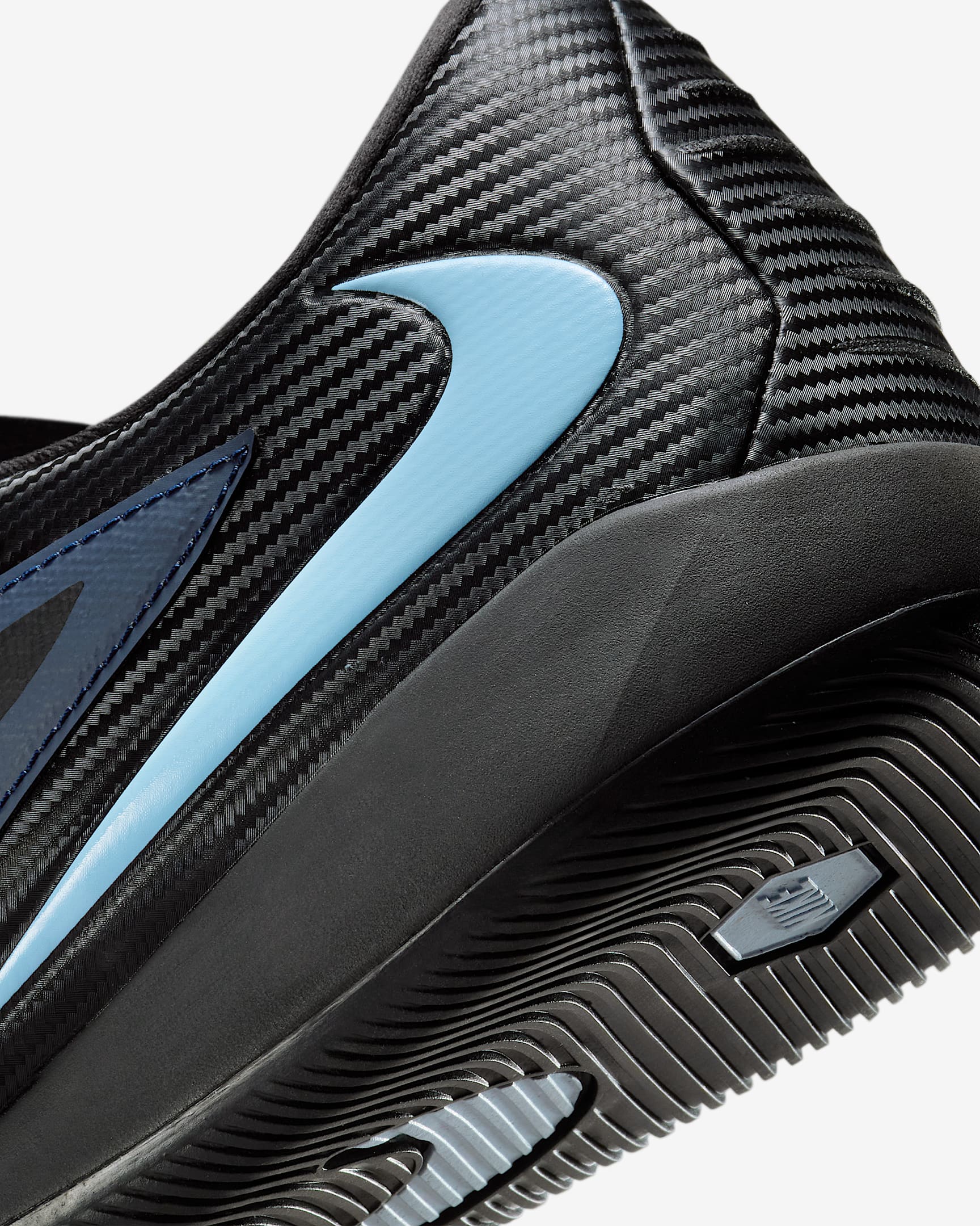 Nike Phantom 6 Low Academy Indoor Court Football Shoes