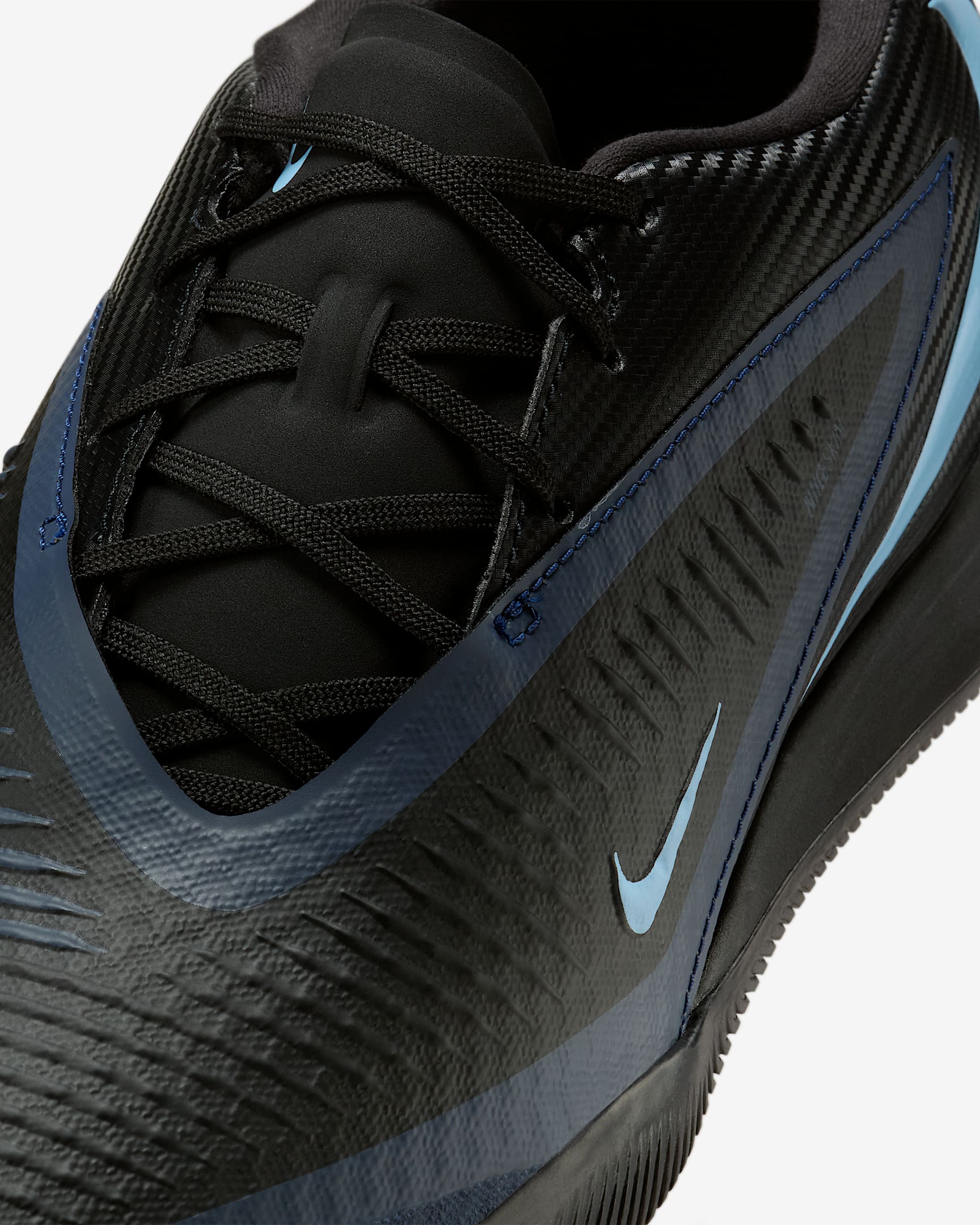 Nike Phantom 6 Low Academy Indoor Court Football Shoes