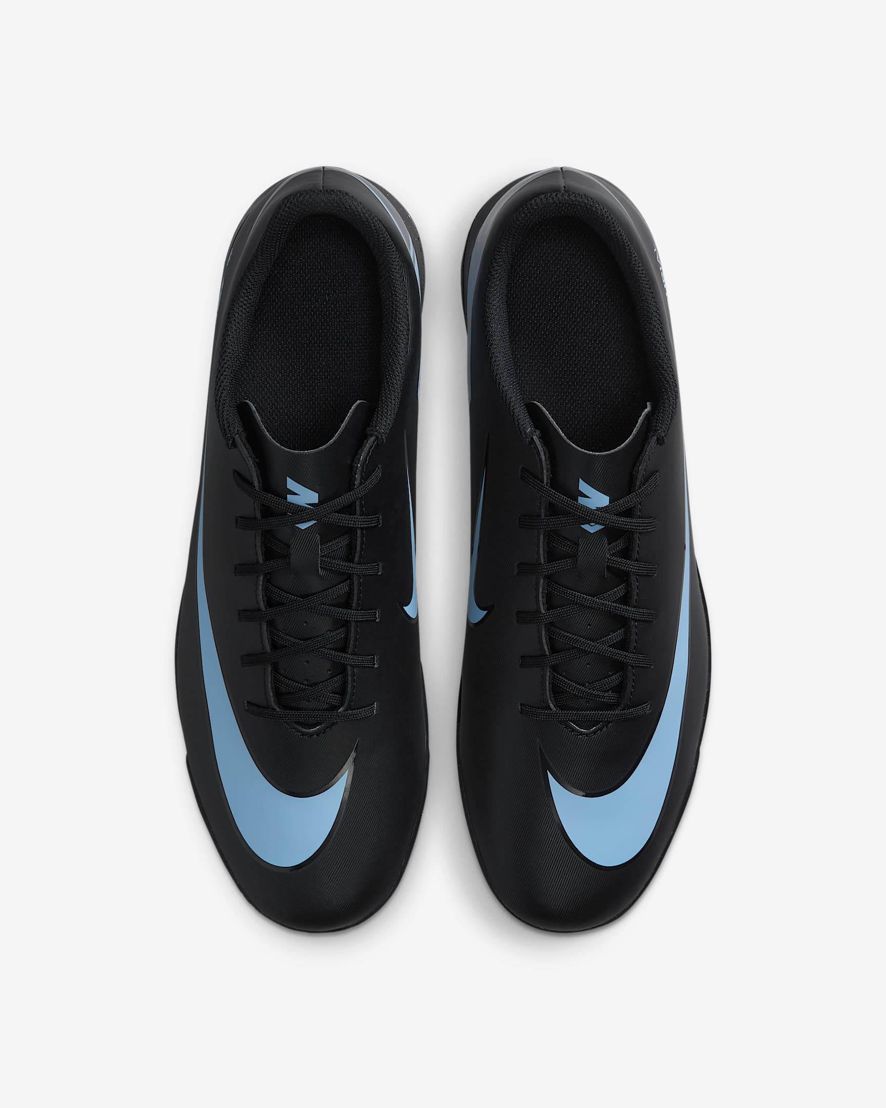 Nike Mercurial Vapor 16 Club Turf Low-Top Football Shoes