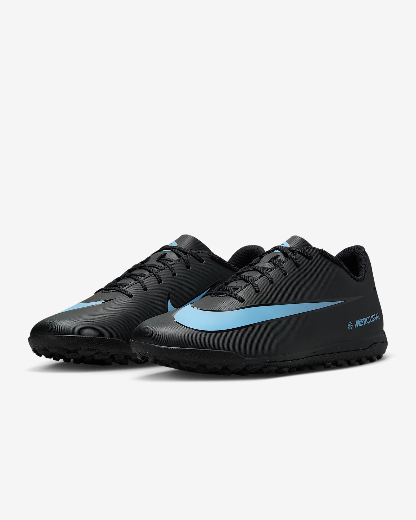 Nike Mercurial Vapor 16 Club Turf Low-Top Football Shoes