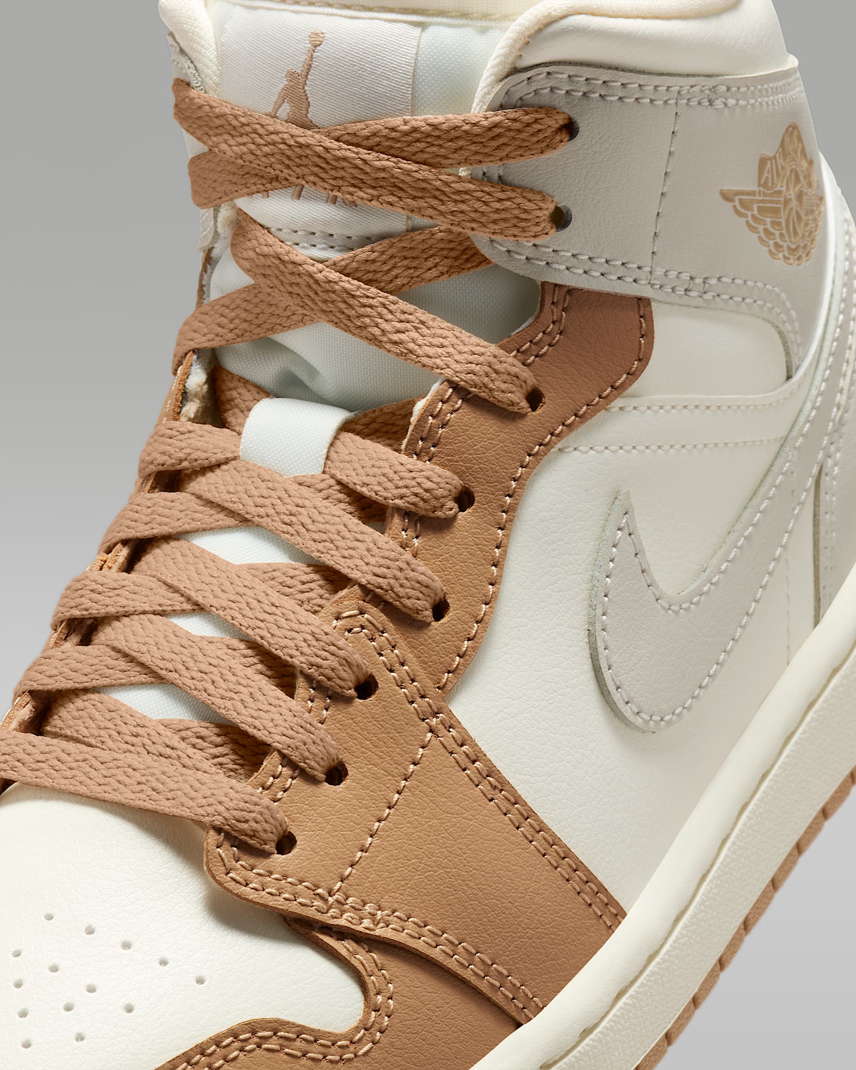 Air Jordan 1 Mid Women's Shoes